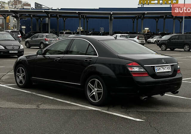 Черный Мерседес С Класс, объемом двигателя 2.99 л и пробегом 208 тыс. км за 14000 $, фото 3 на Automoto.ua