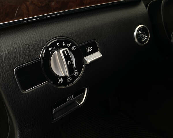 Чорний Мерседес С Клас, об'ємом двигуна 5.5 л та пробігом 303 тис. км за 10400 $, фото 10 на Automoto.ua