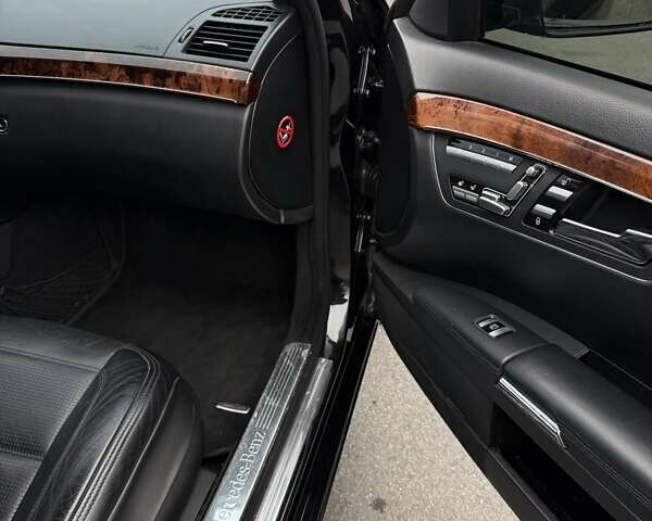 Черный Мерседес С Класс, объемом двигателя 2.99 л и пробегом 319 тыс. км за 12200 $, фото 20 на Automoto.ua