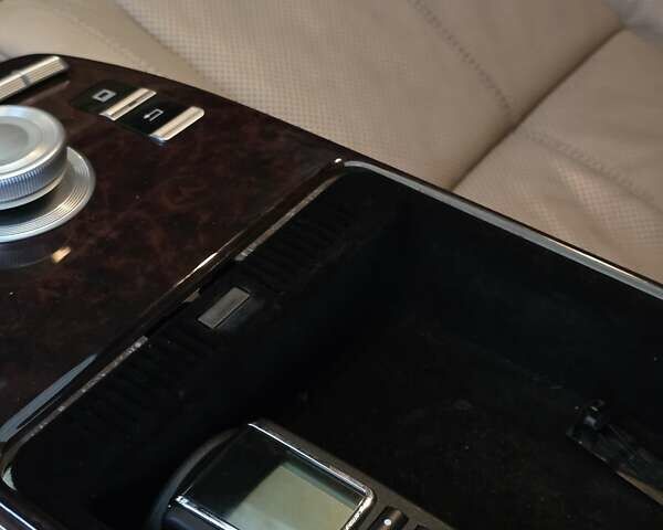 Черный Мерседес С Класс, объемом двигателя 5.51 л и пробегом 270 тыс. км за 10800 $, фото 3 на Automoto.ua