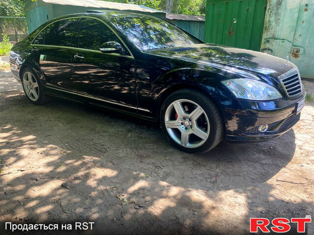 Черный Мерседес С Класс, объемом двигателя 5.5 л и пробегом 291 тыс. км за 8000 $, фото 3 на Automoto.ua
