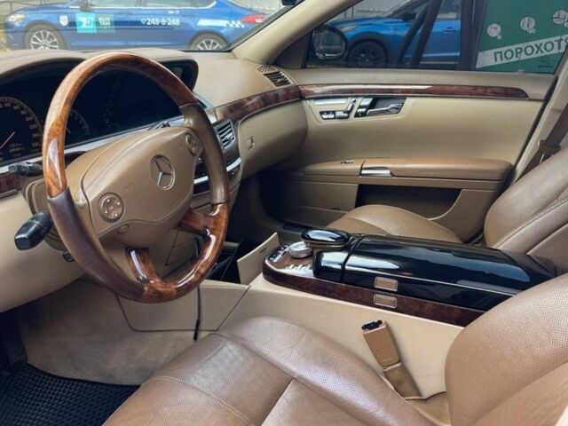 Чорний Мерседес С Клас, об'ємом двигуна 3.5 л та пробігом 340 тис. км за 8450 $, фото 6 на Automoto.ua