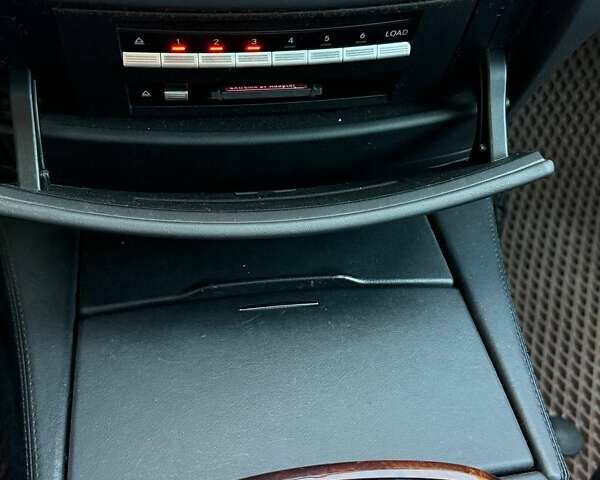 Чорний Мерседес С Клас, об'ємом двигуна 5.5 л та пробігом 240 тис. км за 12200 $, фото 6 на Automoto.ua