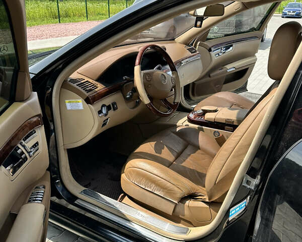 Черный Мерседес С Класс, объемом двигателя 0 л и пробегом 330 тыс. км за 10000 $, фото 8 на Automoto.ua