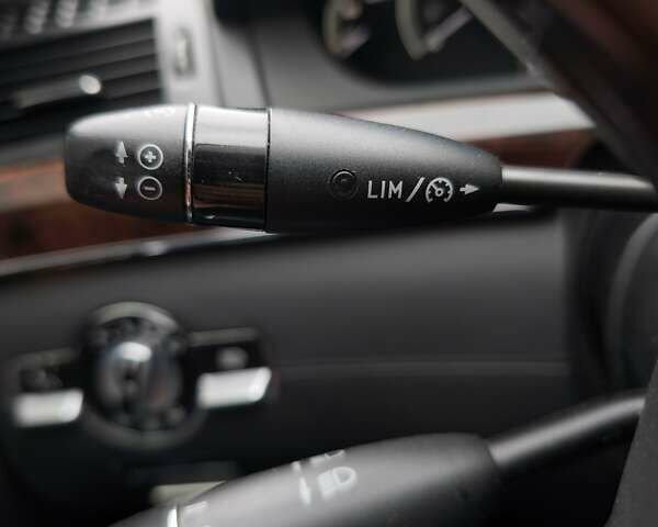 Черный Мерседес С Класс, объемом двигателя 5.46 л и пробегом 322 тыс. км за 15000 $, фото 4 на Automoto.ua