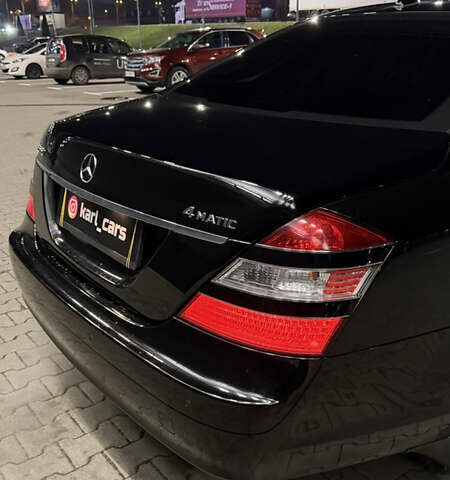 Черный Мерседес С Класс, объемом двигателя 5.5 л и пробегом 176 тыс. км за 8499 $, фото 60 на Automoto.ua