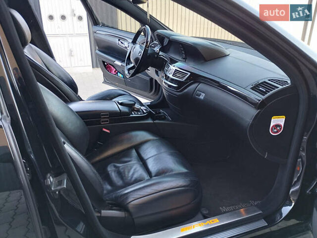 Черный Мерседес С Класс, объемом двигателя 5.5 л и пробегом 220 тыс. км за 12999 $, фото 9 на Automoto.ua