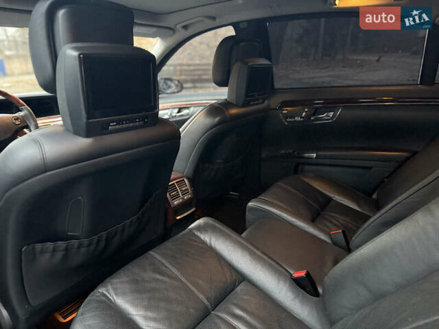 Чорний Мерседес С Клас, об'ємом двигуна 5.46 л та пробігом 560 тис. км за 7650 $, фото 18 на Automoto.ua