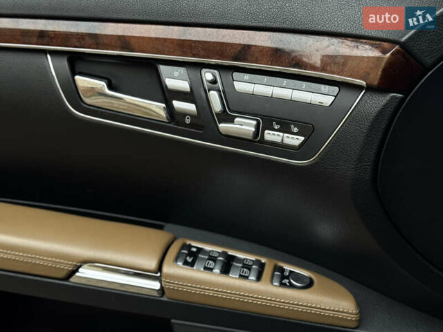 Чорний Мерседес С Клас, об'ємом двигуна 5.5 л та пробігом 288 тис. км за 10950 $, фото 29 на Automoto.ua