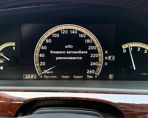 Чорний Мерседес С Клас, об'ємом двигуна 5.5 л та пробігом 240 тис. км за 12200 $, фото 2 на Automoto.ua