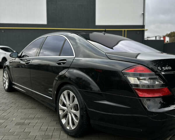 Чорний Мерседес С Клас, об'ємом двигуна 5.46 л та пробігом 270 тис. км за 10950 $, фото 4 на Automoto.ua