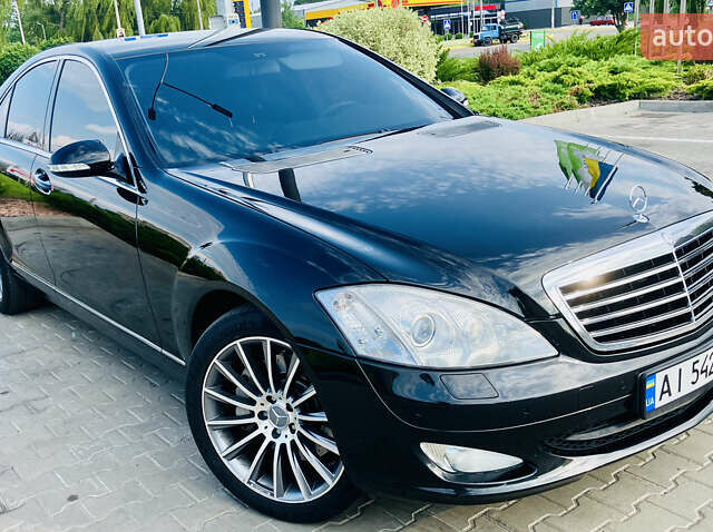 Черный Мерседес С Класс, объемом двигателя 3 л и пробегом 304 тыс. км за 13500 $, фото 2 на Automoto.ua