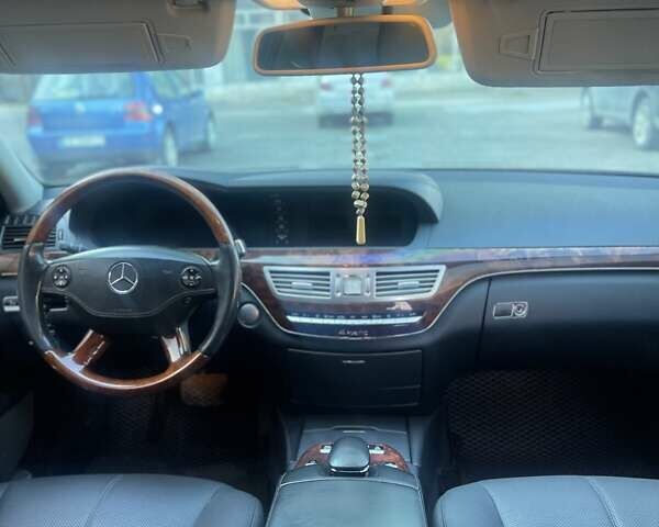Мерседес С Класс 2007 в Черновцах на Automoto.ua Черный Мерседес С Класс, объемом двигателя 5.46 л и пробегом 301 тыс. км за 13800 $, фото 10 на Automoto.ua