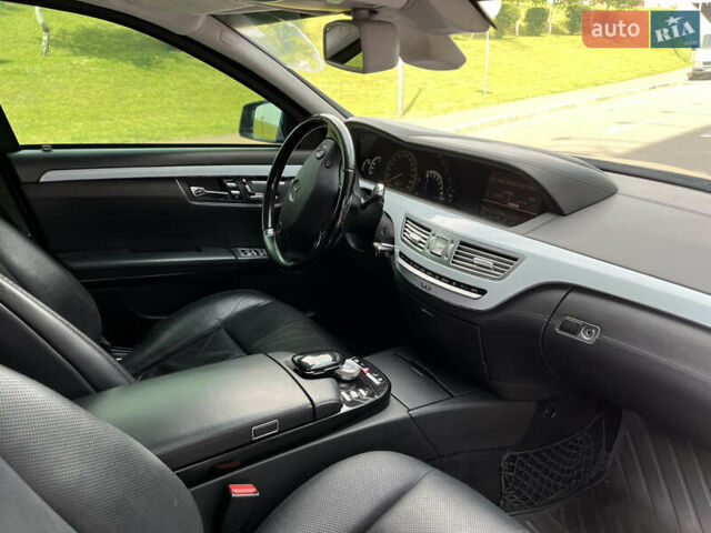 Черный Мерседес С Класс, объемом двигателя 5.5 л и пробегом 81 тыс. км за 33000 $, фото 10 на Automoto.ua