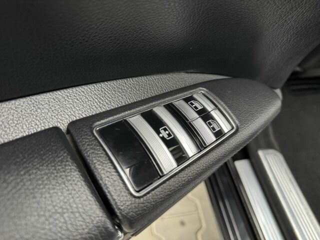 Черный Мерседес С Класс, объемом двигателя 3.5 л и пробегом 217 тыс. км за 10300 $, фото 20 на Automoto.ua