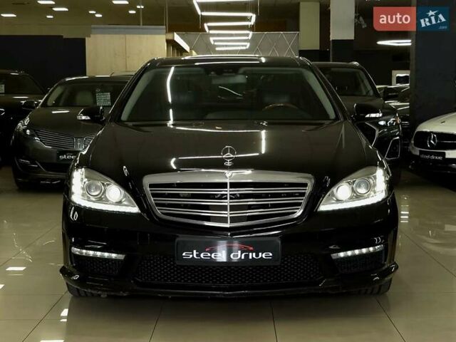 Черный Мерседес С Класс, объемом двигателя 5.46 л и пробегом 266 тыс. км за 10989 $, фото 5 на Automoto.ua