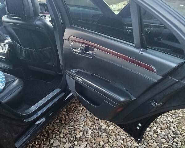 Черный Мерседес С Класс, объемом двигателя 5.5 л и пробегом 205 тыс. км за 12500 $, фото 21 на Automoto.ua