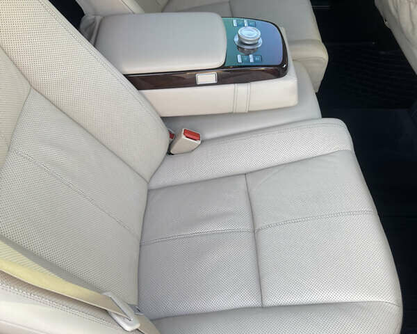 Чорний Мерседес С Клас, об'ємом двигуна 5.5 л та пробігом 157 тис. км за 15900 $, фото 16 на Automoto.ua