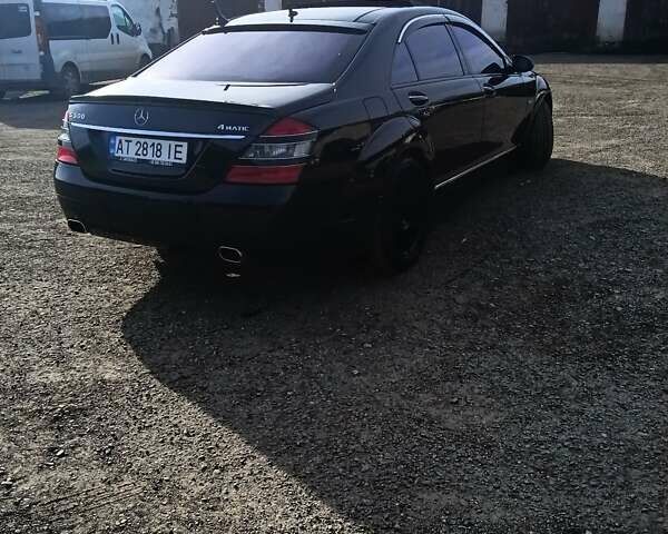 Черный Мерседес С Класс, объемом двигателя 5.5 л и пробегом 204 тыс. км за 12650 $, фото 4 на Automoto.ua