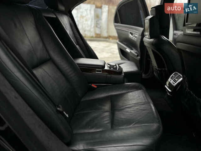 Черный Мерседес С Класс, объемом двигателя 5.46 л и пробегом 270 тыс. км за 8700 $, фото 31 на Automoto.ua