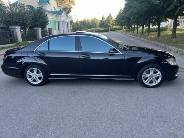 Чорний Мерседес С Клас, об'ємом двигуна 5.5 л та пробігом 500 тис. км за 7650 $, фото 2 на Automoto.ua