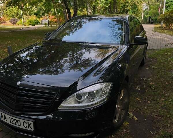 Черный Мерседес С Класс, объемом двигателя 5.46 л и пробегом 322 тыс. км за 15000 $, фото 23 на Automoto.ua