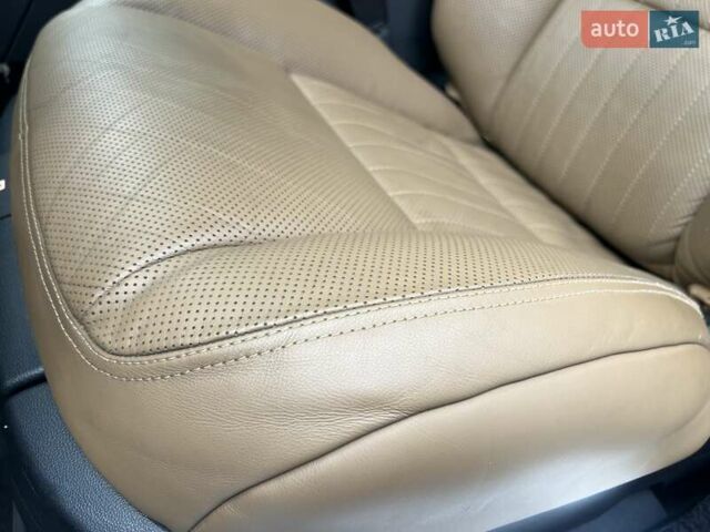 Черный Мерседес С Класс, объемом двигателя 5.5 л и пробегом 125 тыс. км за 35500 $, фото 16 на Automoto.ua