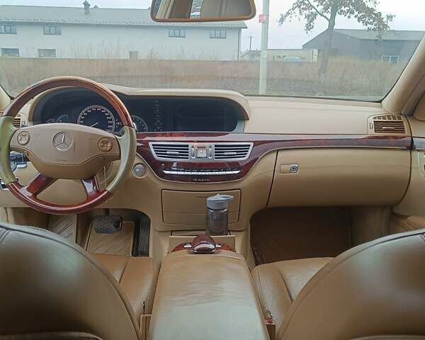 Черный Мерседес С Класс, объемом двигателя 4.7 л и пробегом 339 тыс. км за 11000 $, фото 8 на Automoto.ua