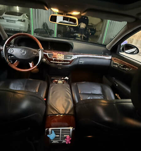 Черный Мерседес С Класс, объемом двигателя 5.5 л и пробегом 226 тыс. км за 12500 $, фото 18 на Automoto.ua