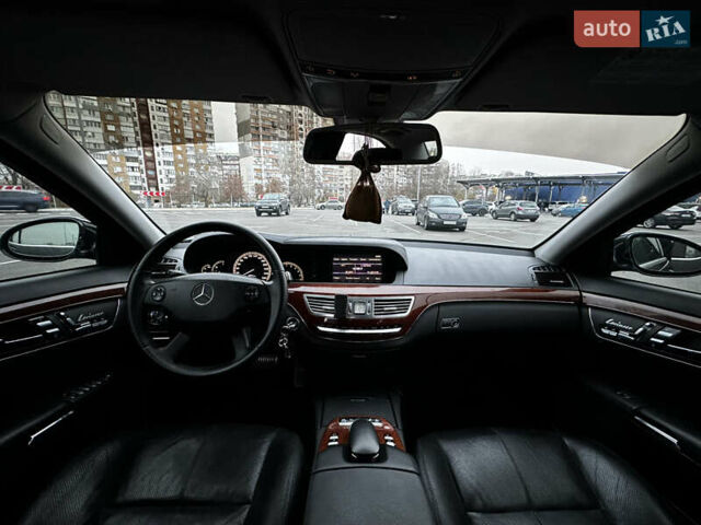 Черный Мерседес С Класс, объемом двигателя 2.99 л и пробегом 208 тыс. км за 14000 $, фото 7 на Automoto.ua