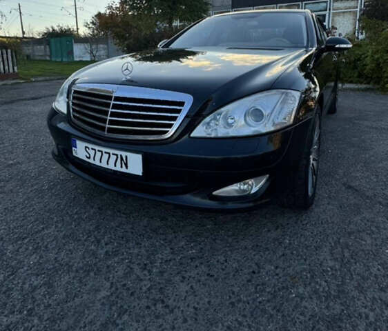 Черный Мерседес С Класс, объемом двигателя 2.99 л и пробегом 300 тыс. км за 10200 $, фото 4 на Automoto.ua