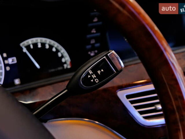 Чорний Мерседес С Клас, об'ємом двигуна 4.7 л та пробігом 218 тис. км за 8900 $, фото 33 на Automoto.ua