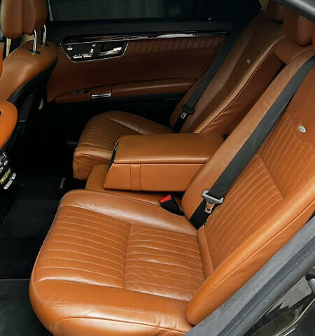 Черный Мерседес С Класс, объемом двигателя 5.5 л и пробегом 305 тыс. км за 14300 $, фото 9 на Automoto.ua