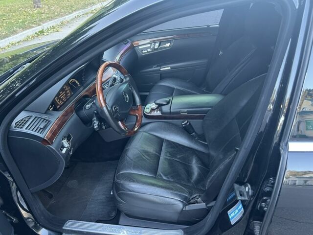Чорний Мерседес С Клас, об'ємом двигуна 5.5 л та пробігом 500 тис. км за 7650 $, фото 9 на Automoto.ua