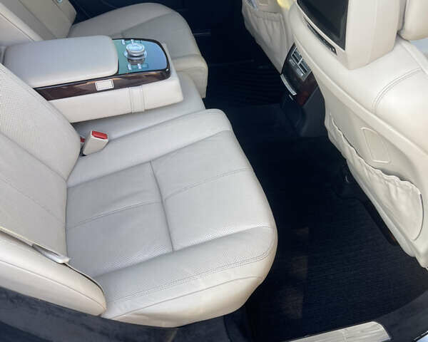 Чорний Мерседес С Клас, об'ємом двигуна 5.5 л та пробігом 157 тис. км за 15900 $, фото 33 на Automoto.ua