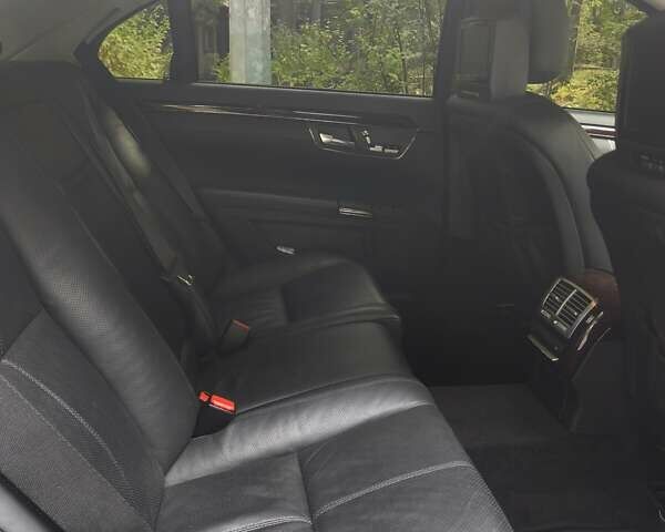 Черный Мерседес С Класс, объемом двигателя 5.46 л и пробегом 322 тыс. км за 15000 $, фото 33 на Automoto.ua