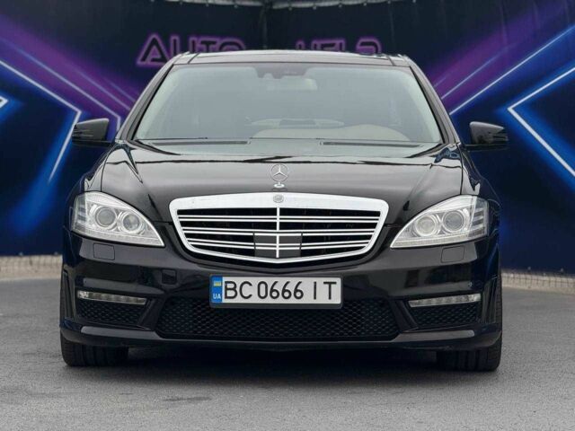 Черный Мерседес С Класс, объемом двигателя 5.5 л и пробегом 265 тыс. км за 10499 $, фото 2 на Automoto.ua