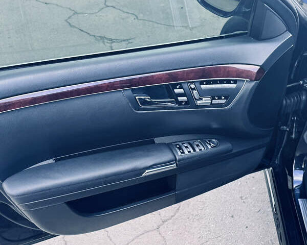 Чорний Мерседес С Клас, об'ємом двигуна 3.5 л та пробігом 190 тис. км за 10500 $, фото 17 на Automoto.ua