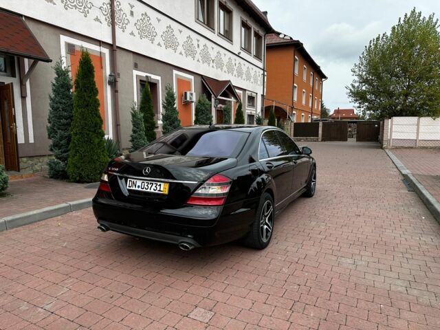 Черный Мерседес С Класс, объемом двигателя 5.5 л и пробегом 330 тыс. км за 10000 $, фото 8 на Automoto.ua