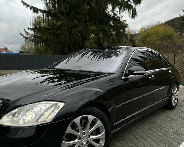 Чорний Мерседес С Клас, об'ємом двигуна 5.46 л та пробігом 270 тис. км за 10950 $, фото 1 на Automoto.ua