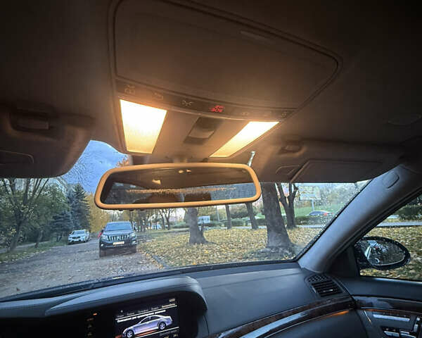 Чорний Мерседес С Клас, об'ємом двигуна 5.5 л та пробігом 155 тис. км за 16800 $, фото 33 на Automoto.ua