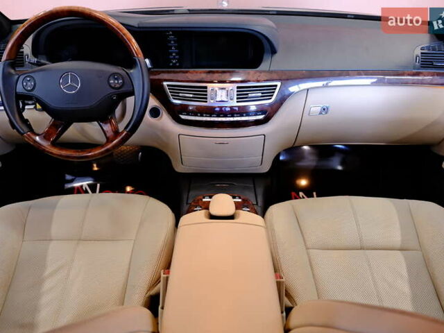 Чорний Мерседес С Клас, об'ємом двигуна 4.7 л та пробігом 218 тис. км за 8900 $, фото 55 на Automoto.ua