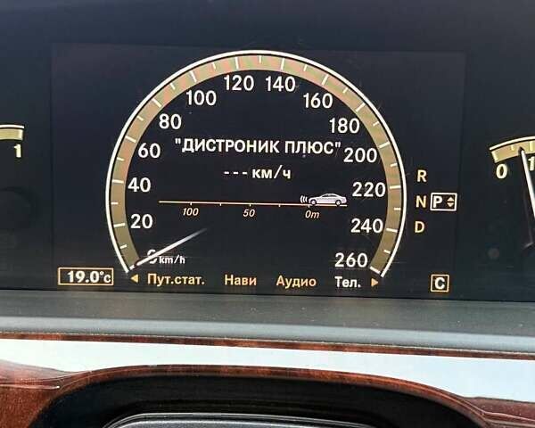 Чорний Мерседес С Клас, об'ємом двигуна 5.5 л та пробігом 240 тис. км за 12200 $, фото 3 на Automoto.ua