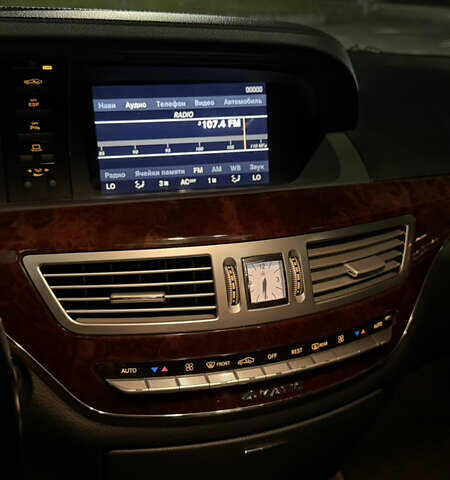 Черный Мерседес С Класс, объемом двигателя 5.5 л и пробегом 176 тыс. км за 8499 $, фото 40 на Automoto.ua