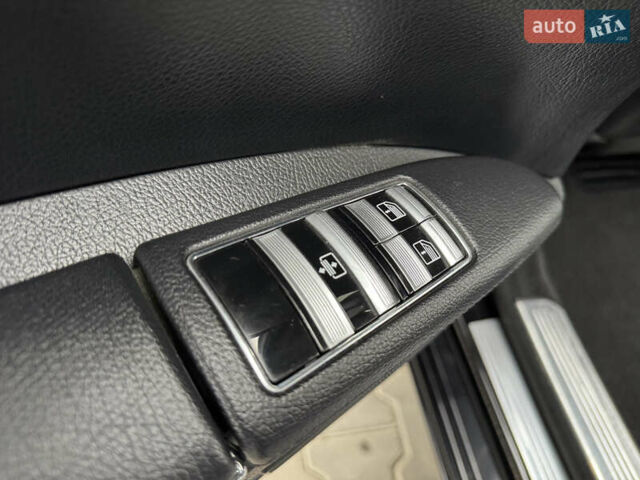 Черный Мерседес С Класс, объемом двигателя 3.5 л и пробегом 217 тыс. км за 10300 $, фото 59 на Automoto.ua