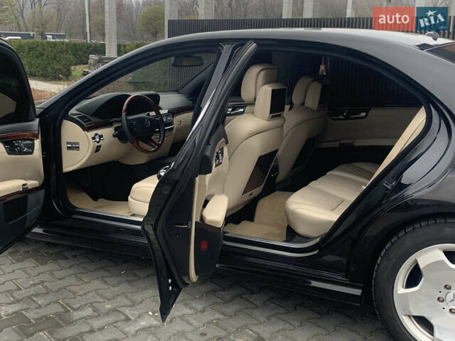 Черный Мерседес С Класс, объемом двигателя 5.51 л и пробегом 249 тыс. км за 14000 $, фото 17 на Automoto.ua