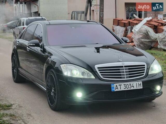 Черный Мерседес С Класс, объемом двигателя 5.5 л и пробегом 300 тыс. км за 9999 $, фото 3 на Automoto.ua