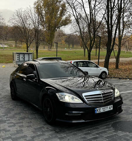 Черный Мерседес С Класс, объемом двигателя 5.5 л и пробегом 305 тыс. км за 14300 $, фото 2 на Automoto.ua