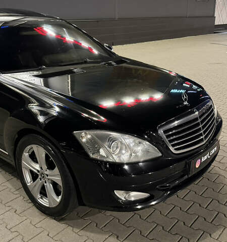 Черный Мерседес С Класс, объемом двигателя 5.5 л и пробегом 176 тыс. км за 8499 $, фото 63 на Automoto.ua