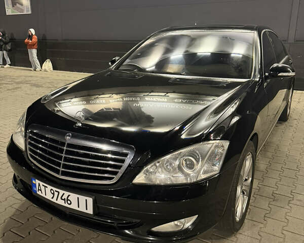 Черный Мерседес С Класс, объемом двигателя 5.5 л и пробегом 176 тыс. км за 8499 $, фото 4 на Automoto.ua